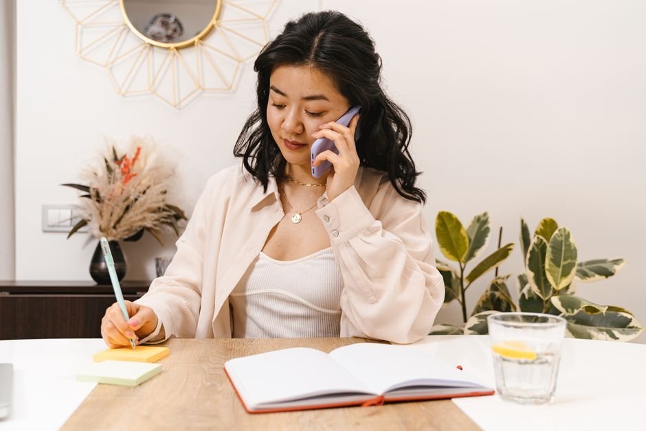 How Much Does Therapy Cost Without Insurance? A Plain Look at Self-Pay Prices 5 Person making a phone call while taking notes